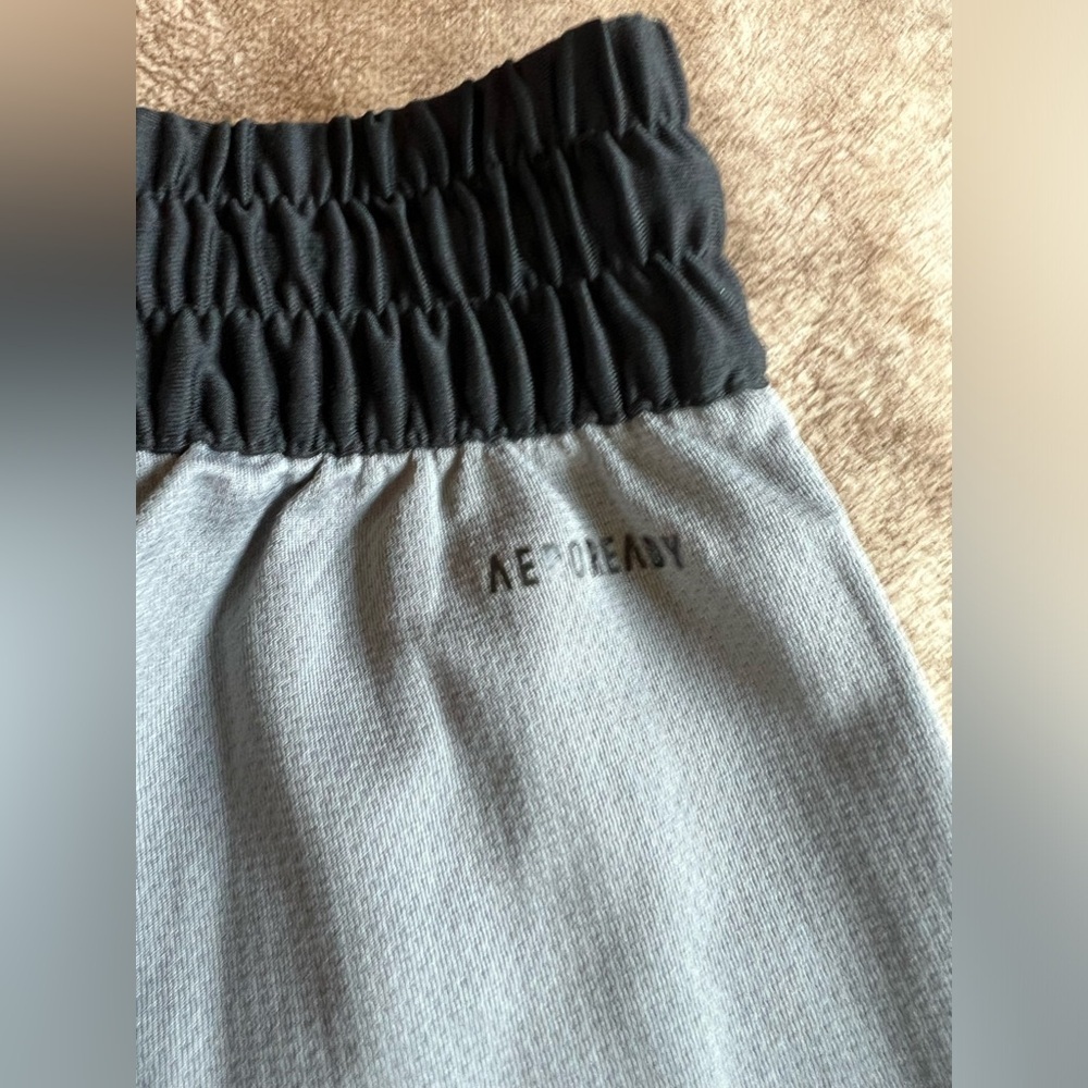 Adidas Basketball Club Men’s Grey/Black Athletic Performance Shorts Size Small - Picture 5 of 6
